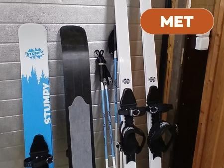 Lumiliukukengät ja metsäsukset